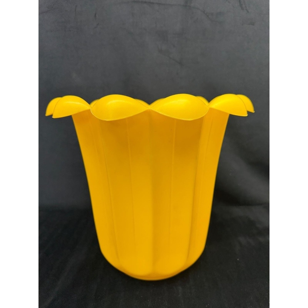 VTG Fesco Yellow Flower Daffodil Tulip Leaf Wastebasket Trash Can MCM 10.5"